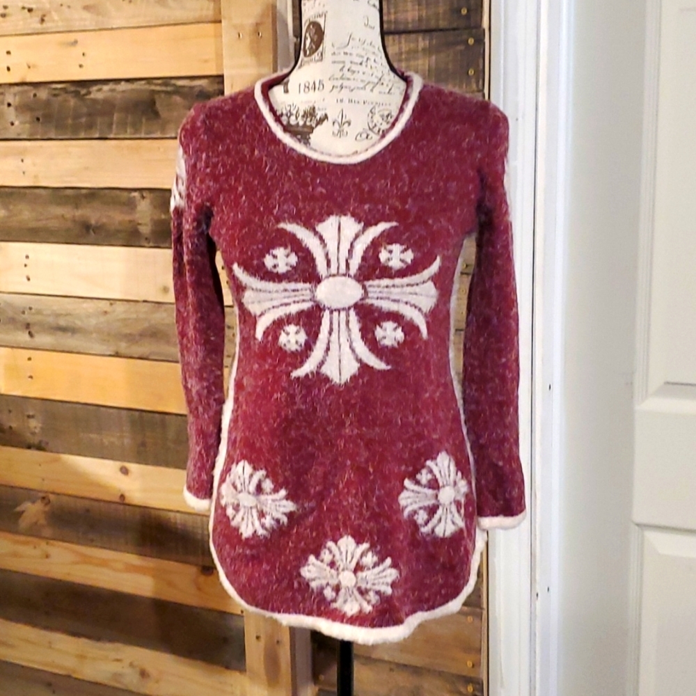 Maroon and White Fleur De Lis fur Sweater small